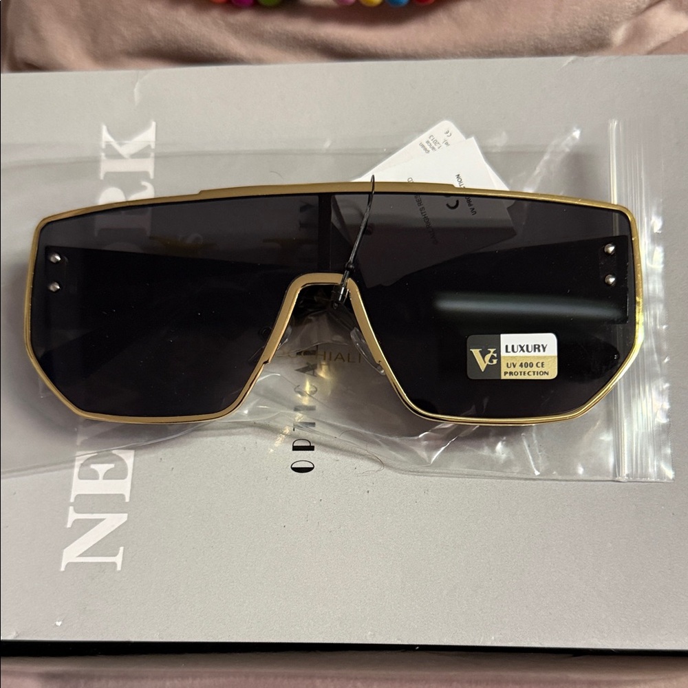 VG Luxury Black and Gold Sunglasses